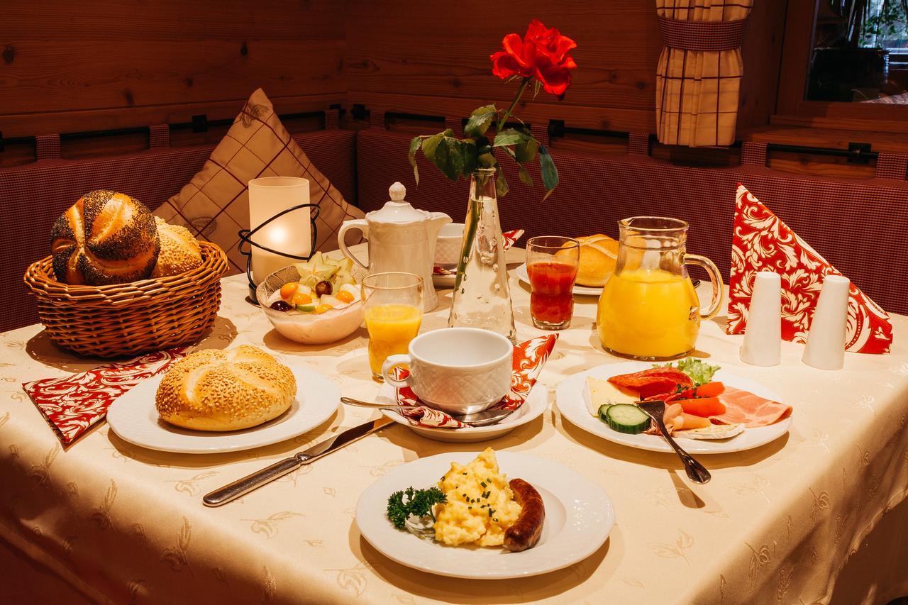 Apartment Anna: 4-sterne Familien- Und Wellnesshotel Viktoria Oberstdorf